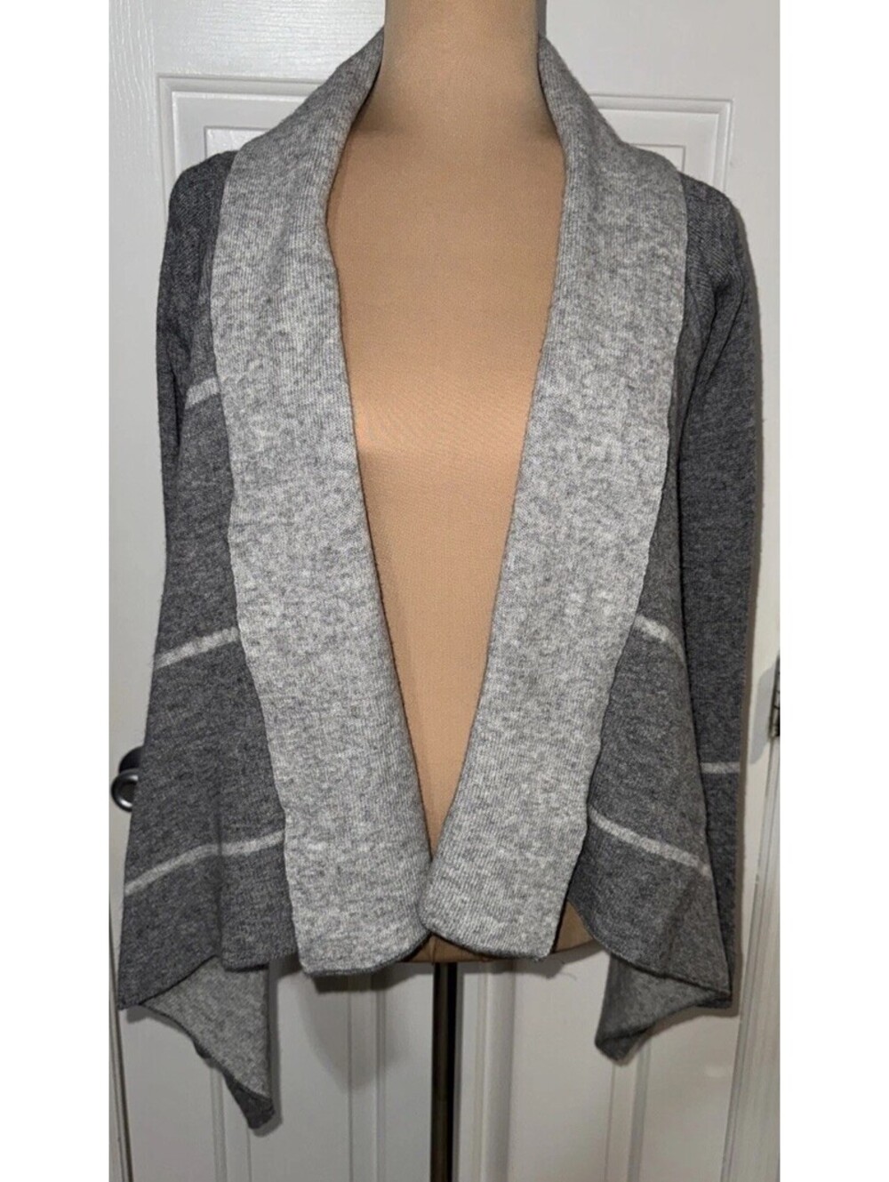 Benedetta B. Women's Open Front Cardigan Sweater Size Small Gray/ White
